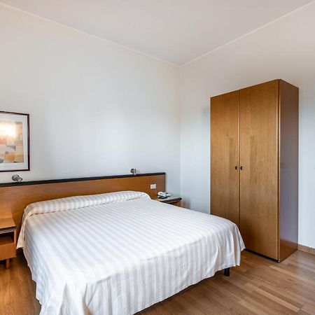 Hotel Nuova Γκροσέτο Εξωτερικό φωτογραφία